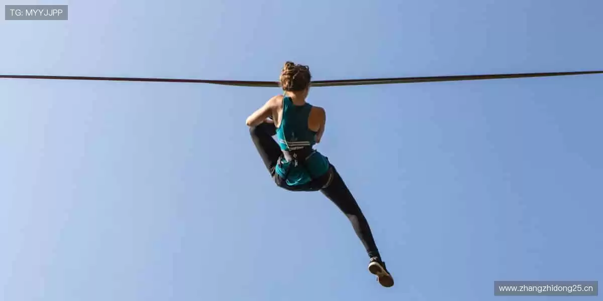 📺高清多机位,VR 沉浸体验!实时弹幕互动,不错过任何精彩!🎯